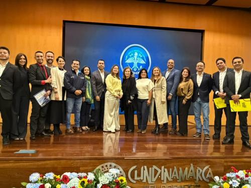 Abrió la licitación de RegioTram del Norte 